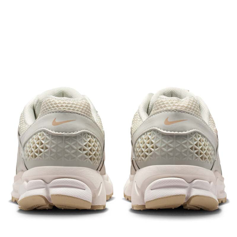 Women's Nike Zoom Vomero 5 - Light Bone/Phantom